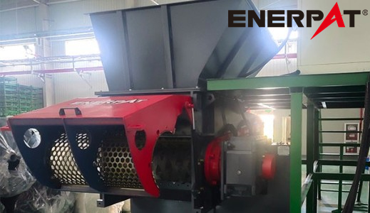 恩派特废旧薄膜撕碎机是废薄膜回收的重要工序