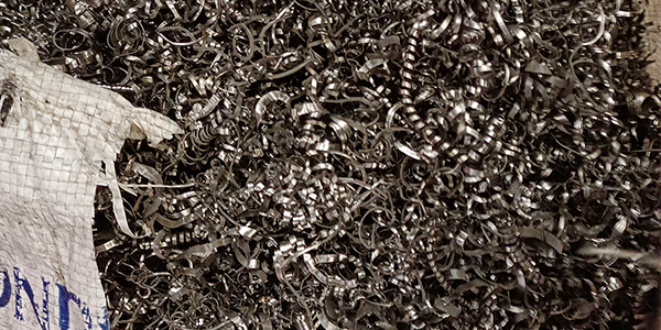 金属切屑变废为宝第一步，先用机床碎屑撕碎机减容