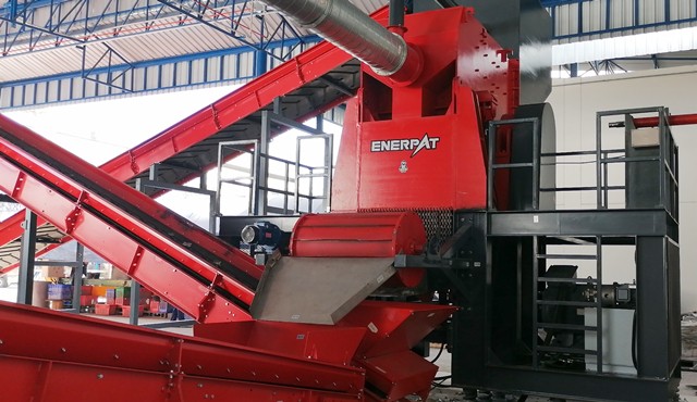 甘肃某报废机动车回收拆解公司定制汽车外壳破碎处理设备案例