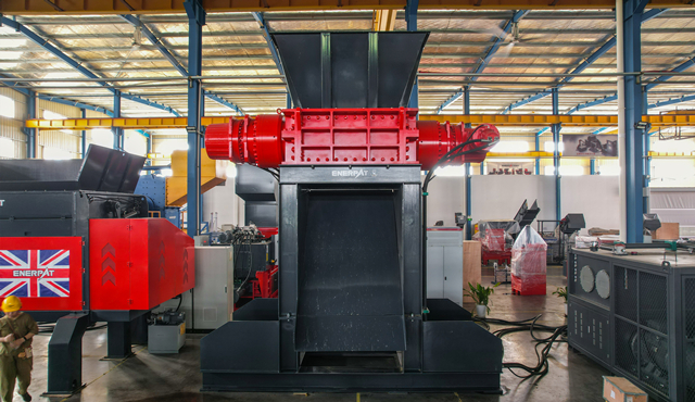 杭州某资源再生公司定制车门车盖破碎处理设备案例